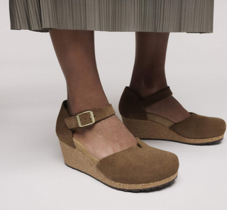 Mary Wedge - Suede Dark Tea