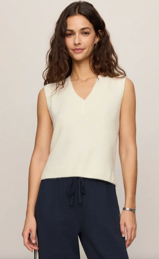 Classic Act Sweater Vest - Sandstone