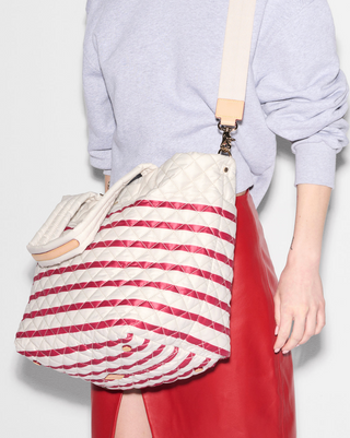 Medium Metro Tote Deluxe - Sanshell/Apple Charter Stripe