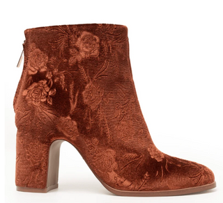Noel Low - Cognac Velvet