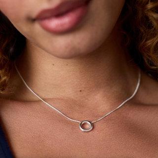 Wave Circle Delicate Necklace - Silver